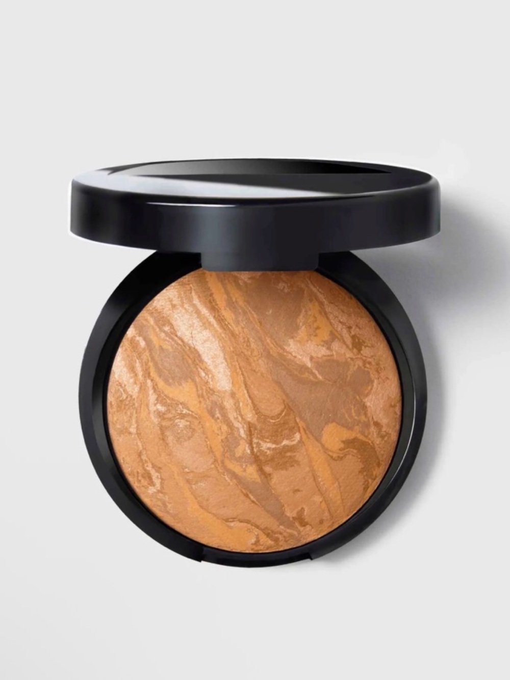 BNIB Laura Geller Baked Balance-N-Glow Illuminating Foundation in Sand